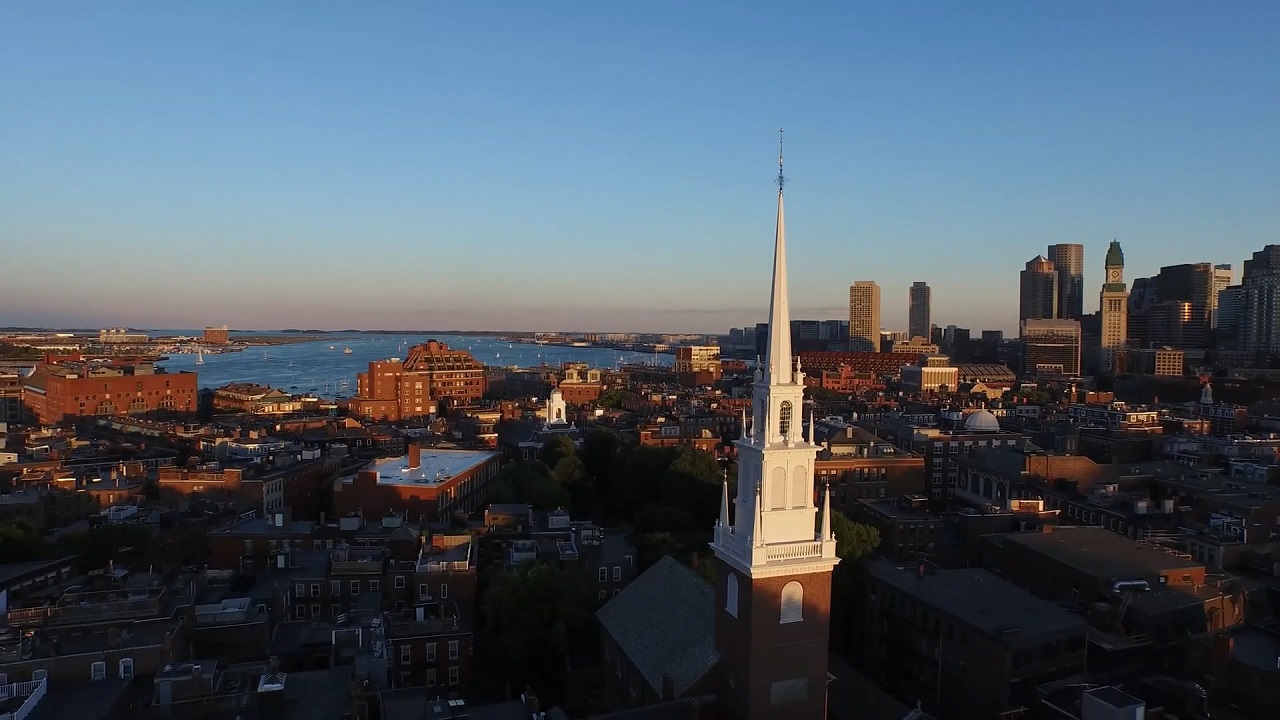 《波士顿飞行》美国最古老城市之一