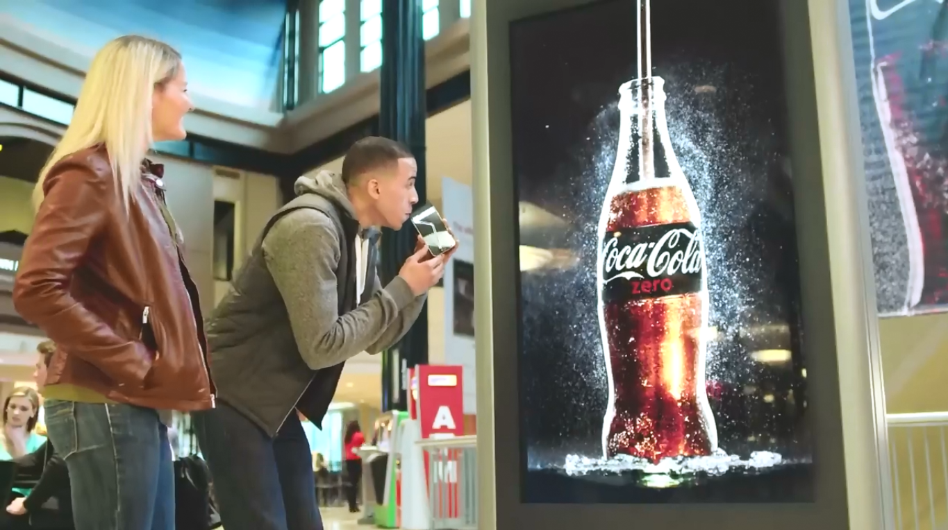 可口可乐公司创造了有史以来第一个可饮用的广告宣传活动