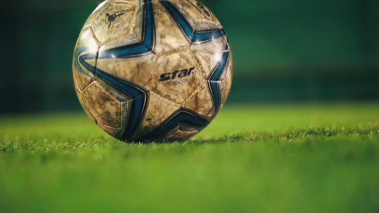 二更视频青岛啤酒致敬“中国的世界球迷”：《我的足球我的梦》