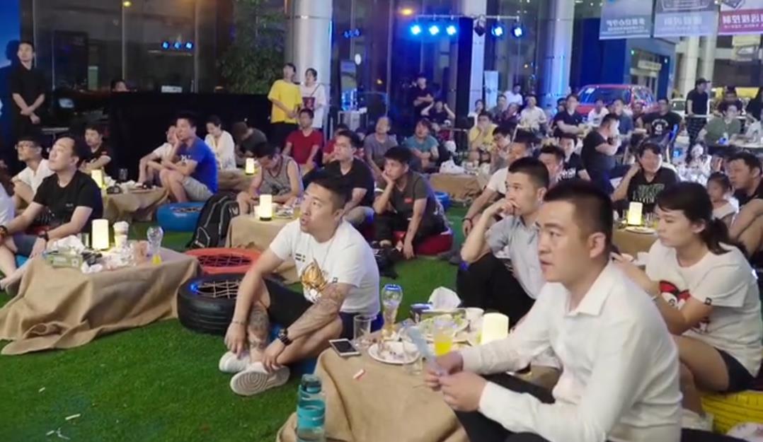 北京现代举办世界杯烧烤趴，邀球迷一起狂欢“北京现代疯狂足球烧烤夜”