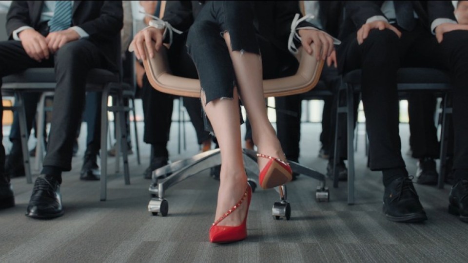 网易考拉全球工厂店-别和穿高跟鞋的女人共事