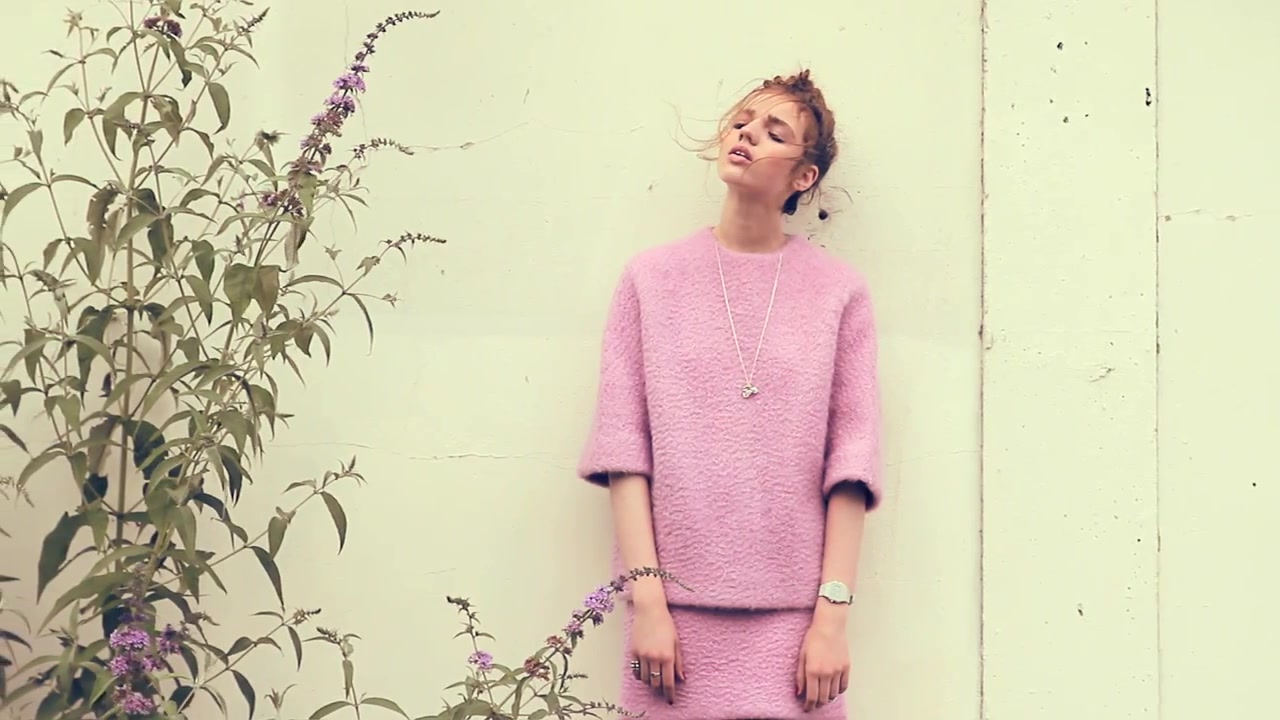 时尚短片 《粉色的毛衣》
